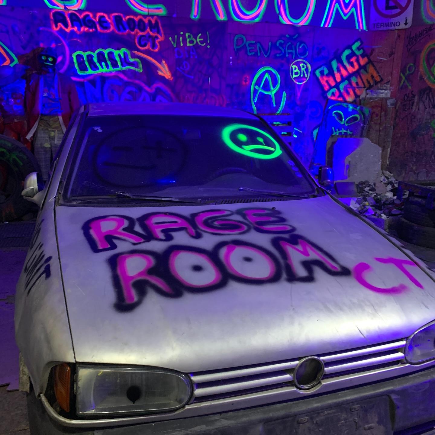 Rage Room CT - 30 min de Destruição (1 a 3 pessoas)