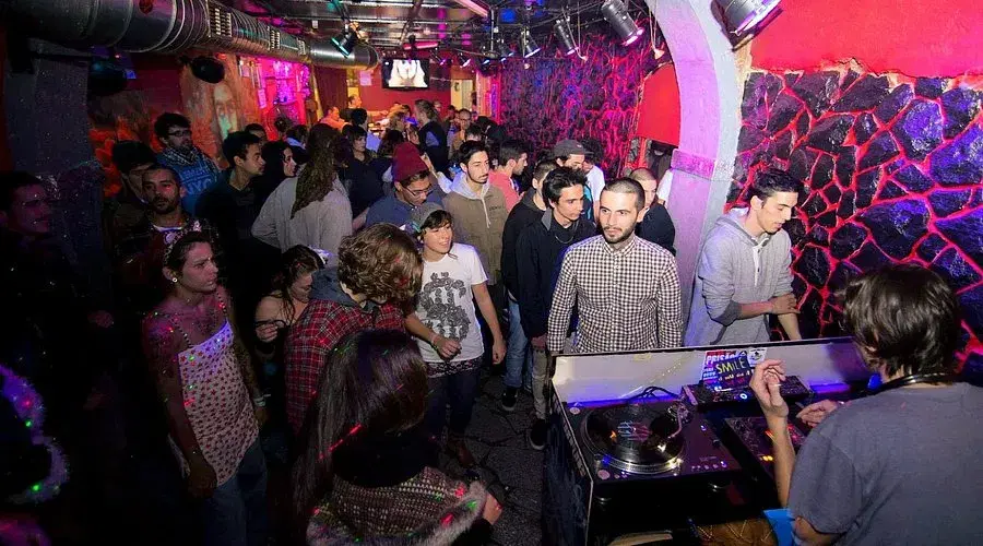 Groove Bar